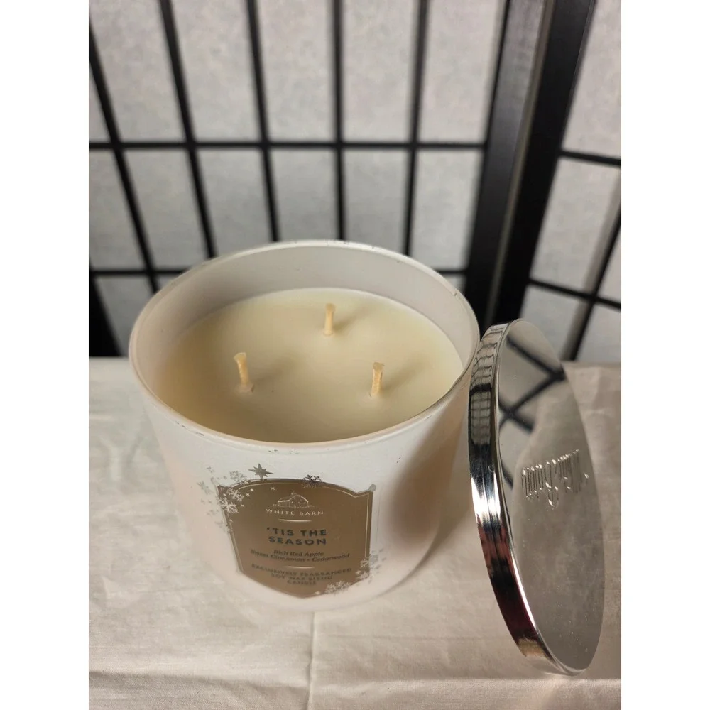 White Barn Tis The Season 3-Wick Candle 14.5oz Apple Cinnamon Cedarwood
